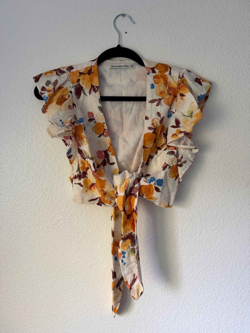 Abercrombie & Fitch Floral Tie-Front Ruffle Crop Top